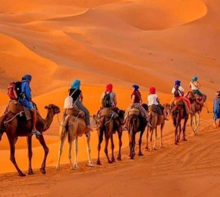 Merzouga Top Luxury Camp Екстериор снимка